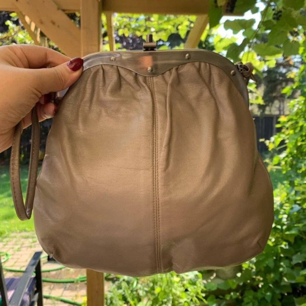 Vintage cabrelli Canada leather  clutch